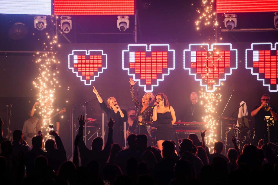 Копаоник Music Week: Лепа Брена воодушеви првата вечер, вечерва настапува Чола!