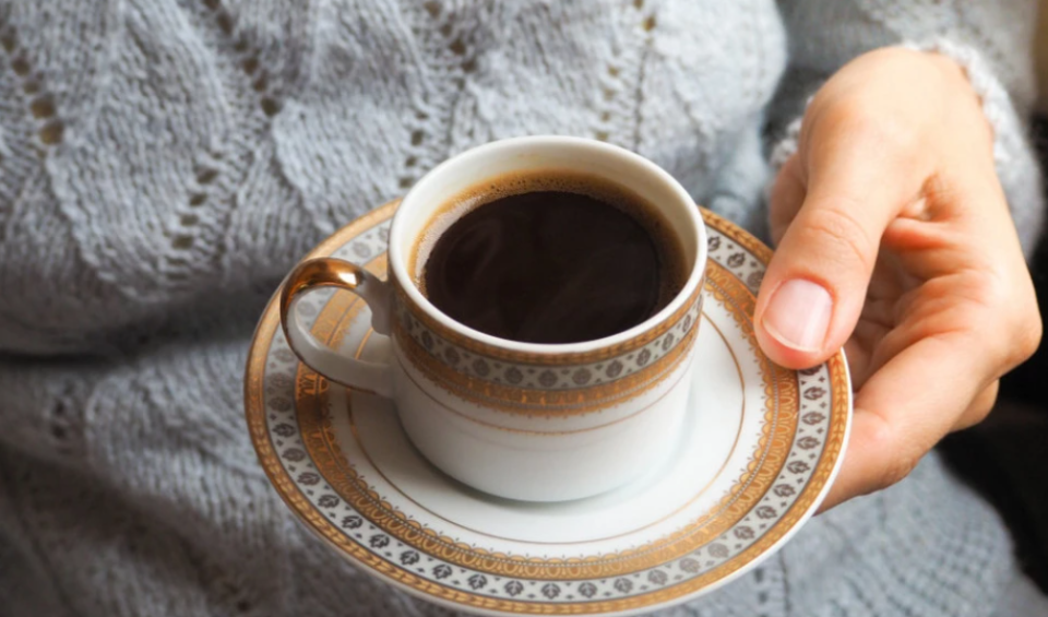 Колку кафе испивте денес? Диетолог открива симптоми на труење со кафеин и колку шолји е премногу