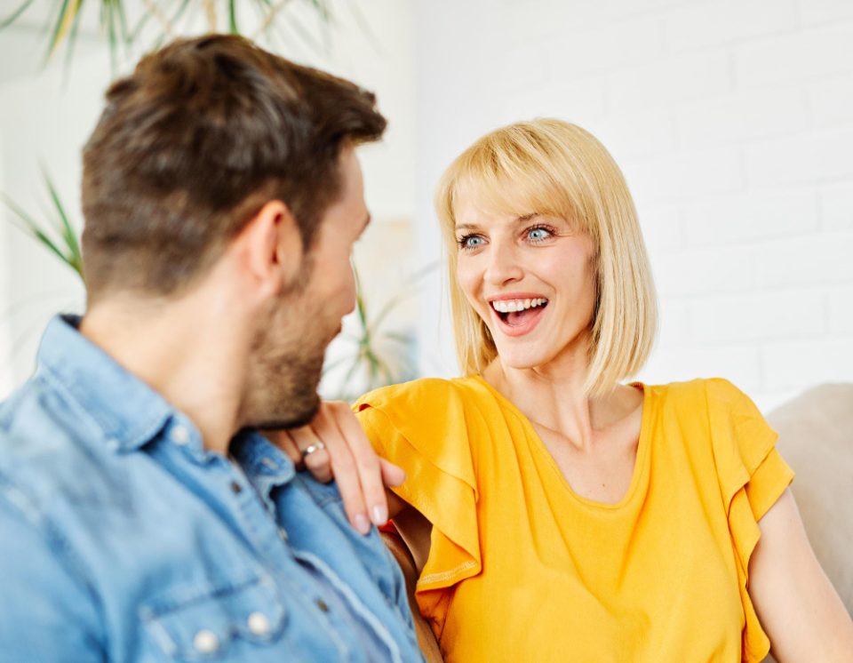 Ова го прават сите жени кога некој им се допаѓа!