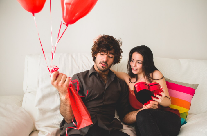 Правило кое може да ви биде од голема помош во наоѓање на сродна душа: Три секунди се клучни на првиот состанок